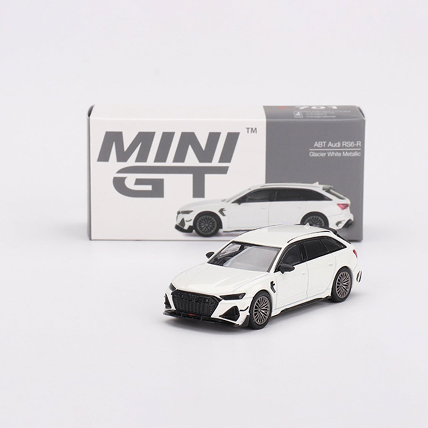 Glacier White Audi RS6 diecast model product image